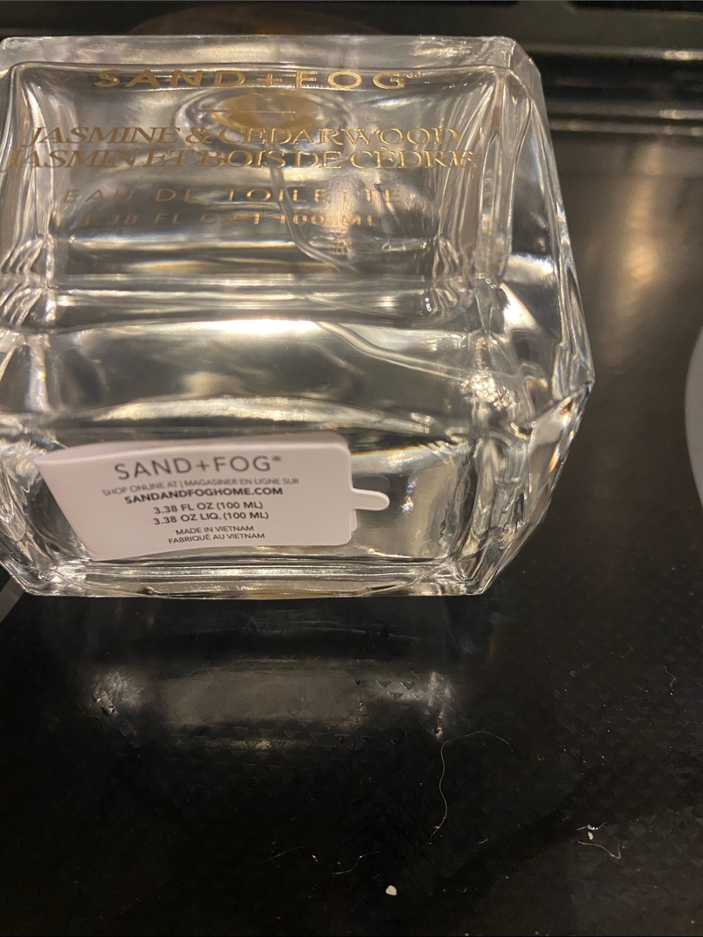 SAND+FOG Jasmine & Cedarwood Eau de Toilette - Clear Bottle with Amber Cap - Picture 3 of 4